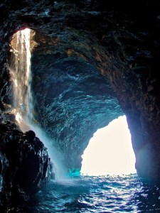 Walahuakua sea cave on Nā Pali coast